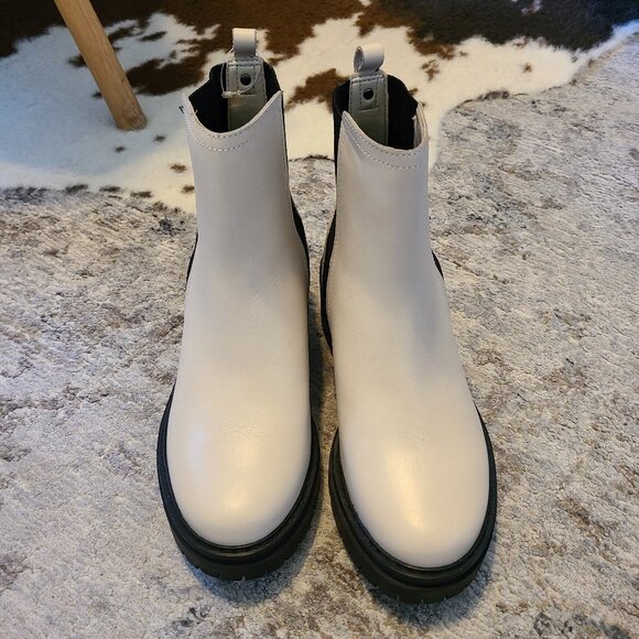 Lug sole waterproof ankle boots - Picture 1 of 11